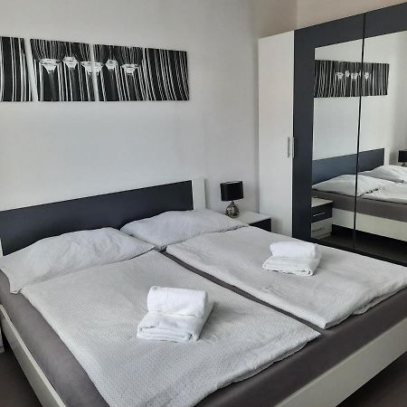 Apartman Ela Villa Skalná Екстериор снимка