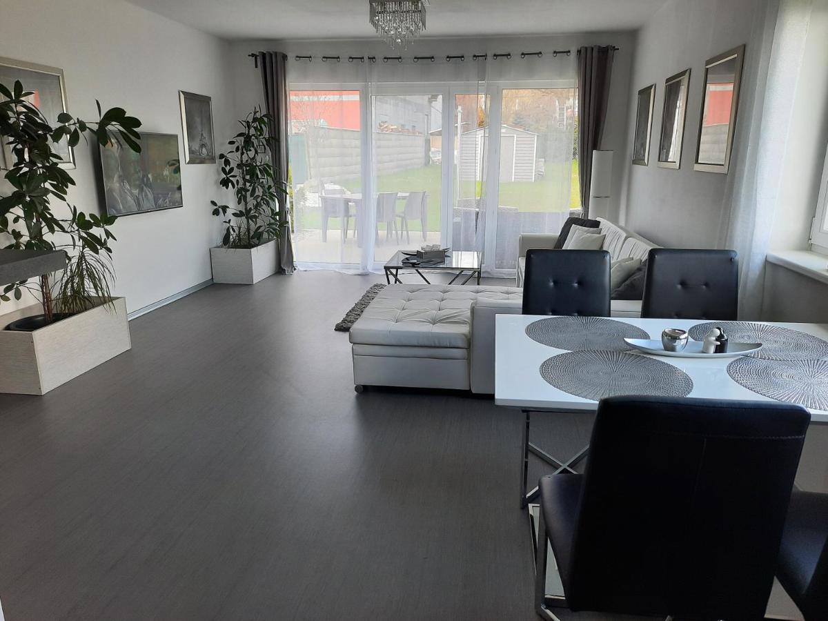 Apartman Ela Villa Skalná Екстериор снимка